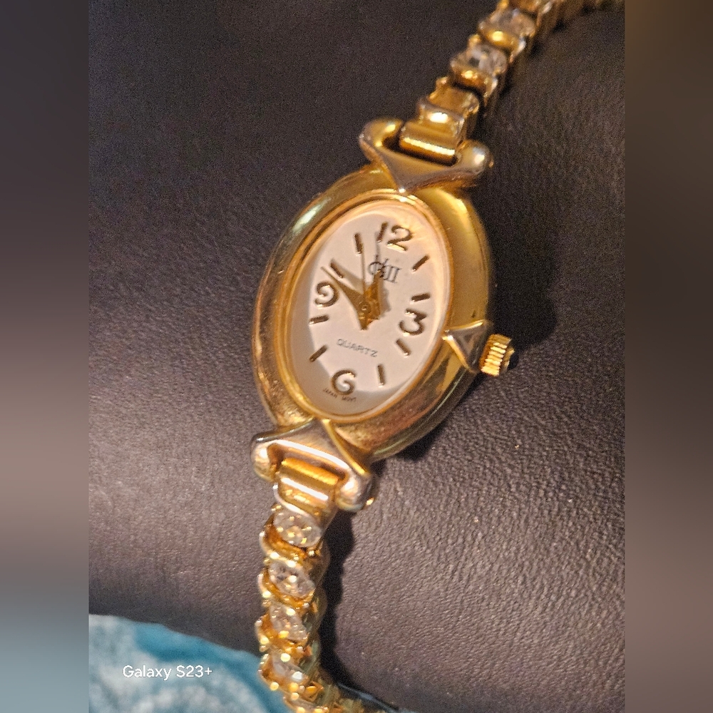 Vintage GV2 Womens Icey Watch